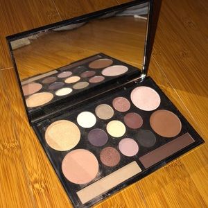 NYX contour/eyeshadow palette